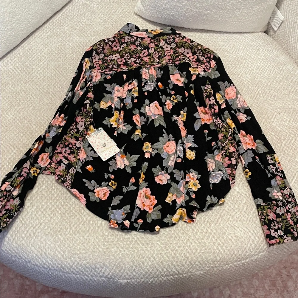 FP Floral Black Blouse - Picture 5 of 5